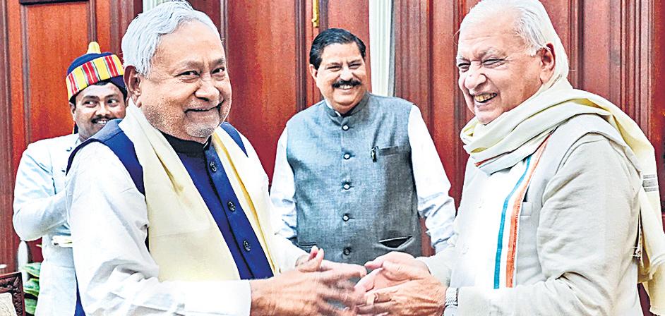 Nitish meets guv after dissolution nod