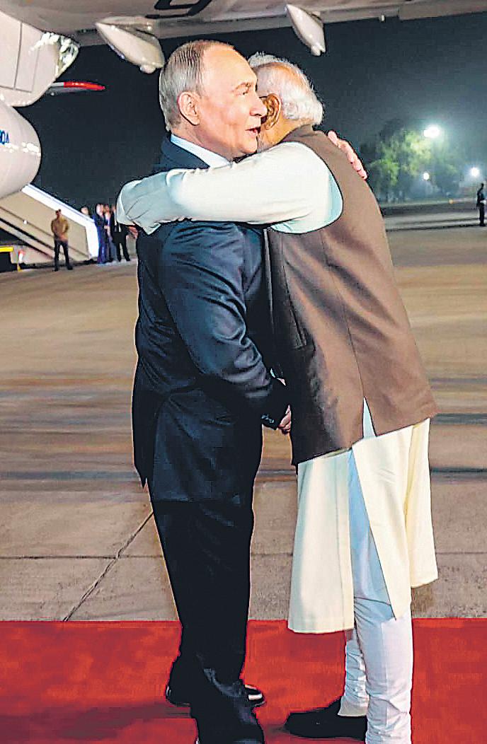 Putin arrives, praises PM Modi's leadership