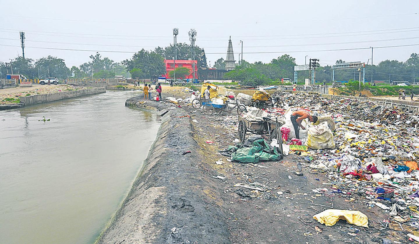 Problems galore at Munak Canal