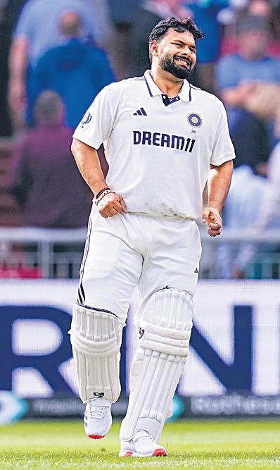 Pant injury, top order not cashing in peg India back