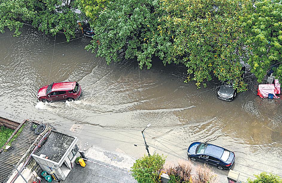 Rain leaves city in dire straits