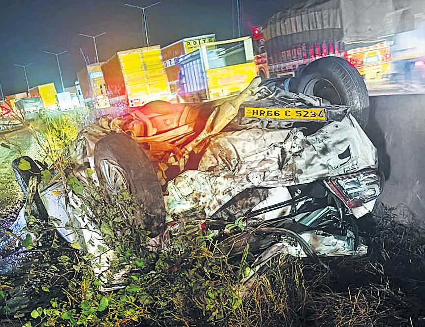33-year-old techie killed as truck rams into cab