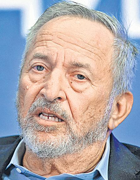 Larry Summers to step back from public roles amid backlash