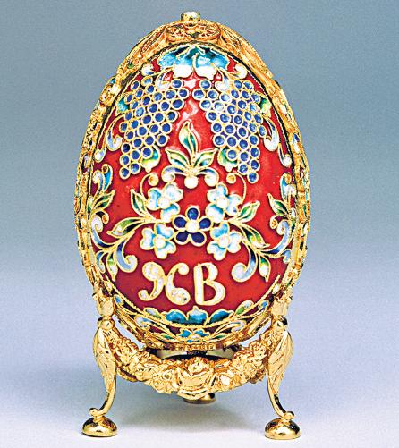 { NEW ZEALAND } Man arrested after snatching, swallowing $20K Faberge egg