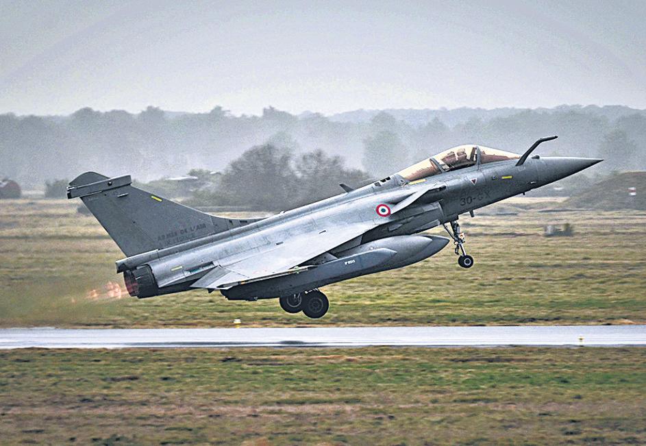 Govt clears proposal to buy 114 Rafale jets