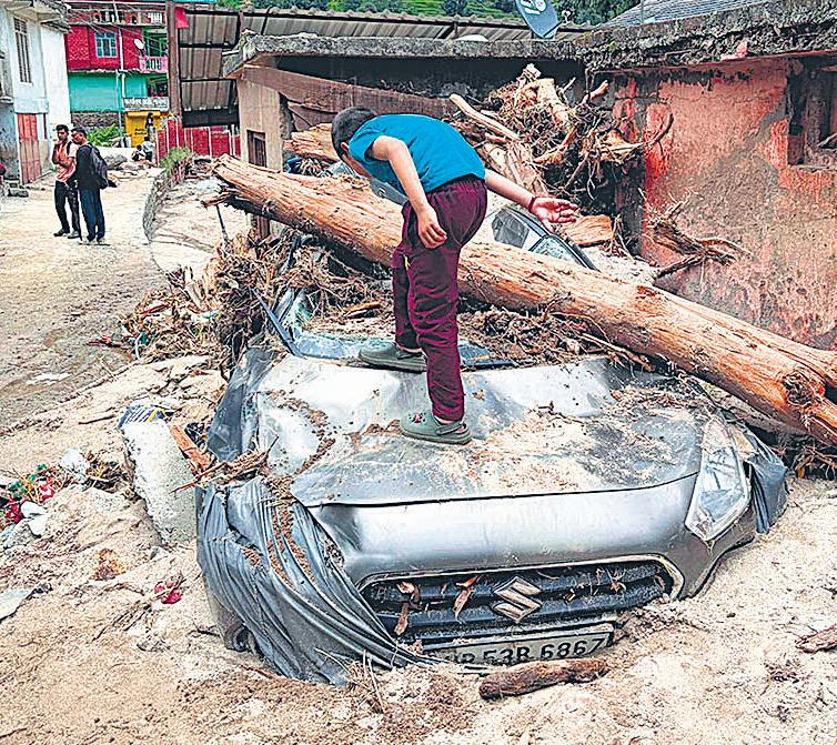 Death toll in Mandi cloudburst rises to 14, search on for missing