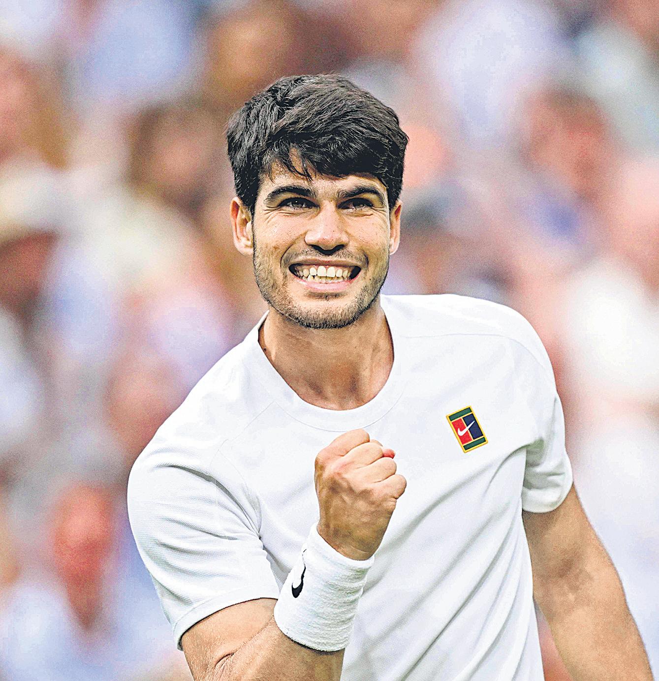 Alcaraz finds magic touch; Sabalenka enters quarters