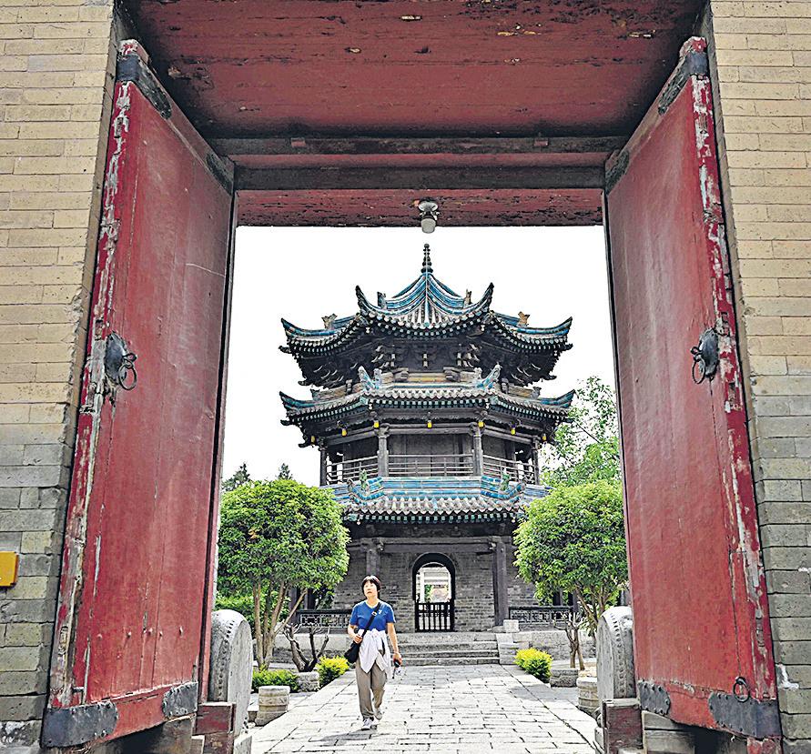 China extends visa-free entry to over 70 countries