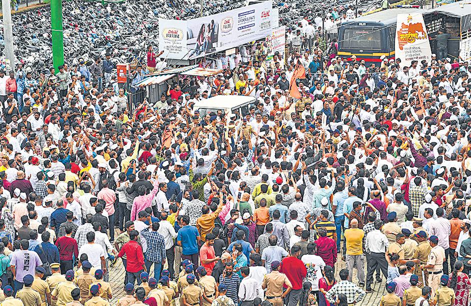 MNS vs traders protest heats up row over Marathi in Maha