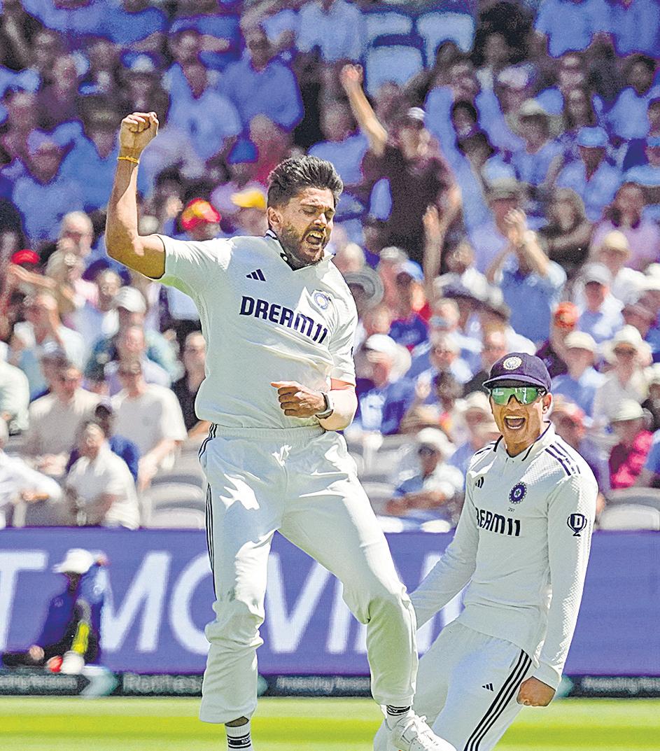 Double strike from Nitish leaves England at 83/2