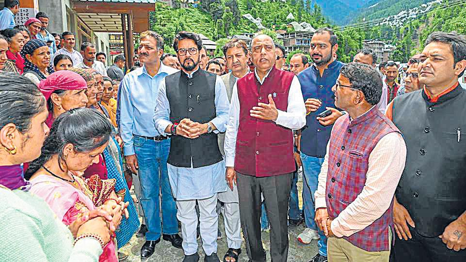 Officials must step up efforts to help people: Anurag in Mandi