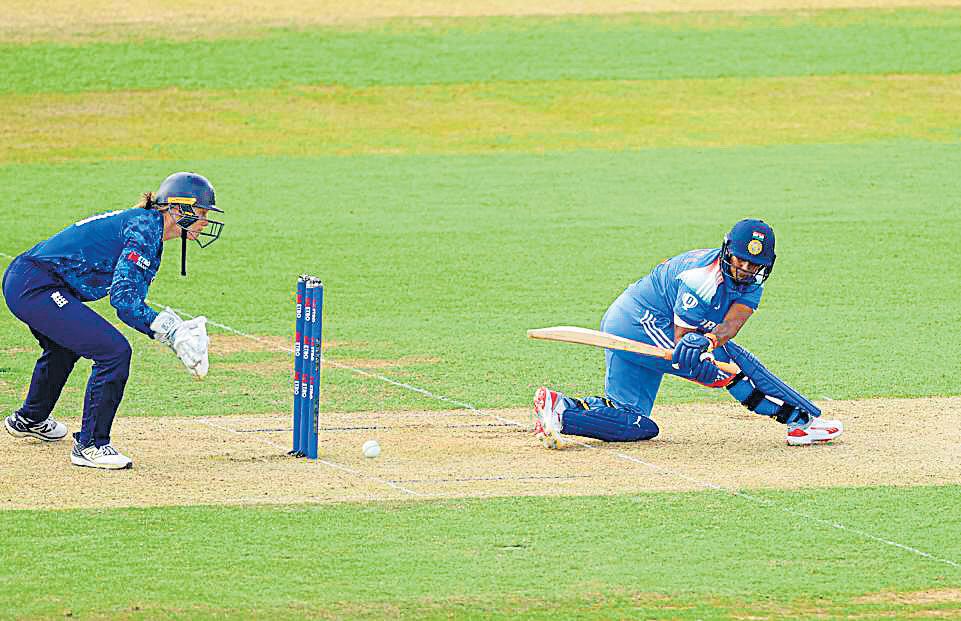 Deepti powers India to win