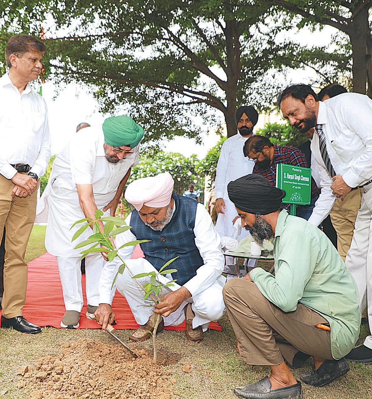 LM Thapar School Marks 19th Foundation Day with Punjab's First LMT-NSE Finance Lab Launch
