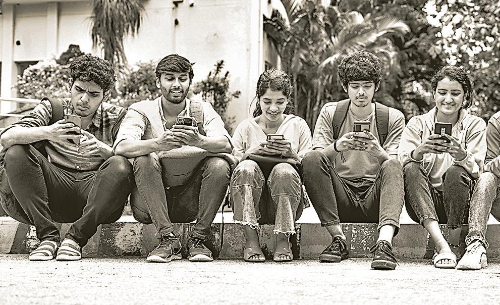 The smartphone can wait, childhood can’t