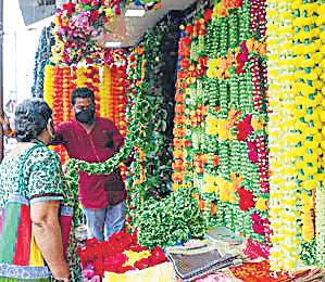 Decision taken to ban artificial flowers, order to be issued soon: Min