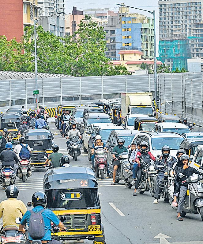 Tracking liveability index of financial capital