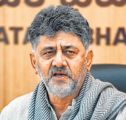 DKS cites 'secret deal' as K'taka CM row heats up