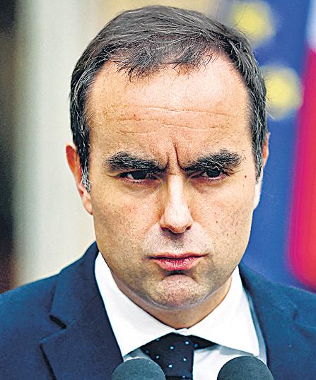 Crisis grips France as new premier abruptly resigns