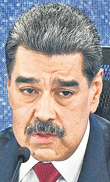 In phone call, Trump told Maduro to flee