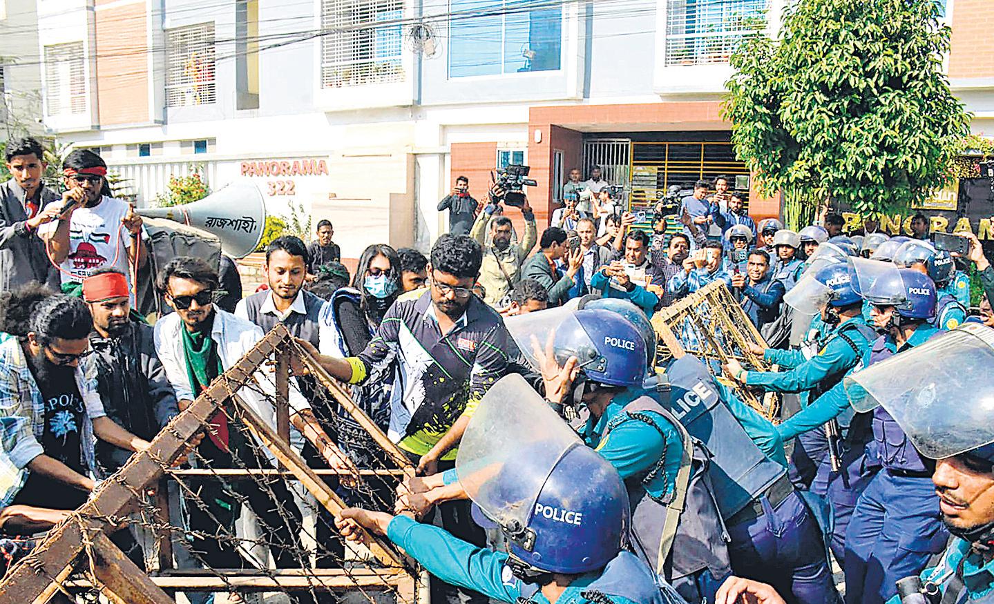 India shuts visa centres in Bangladesh amid protests