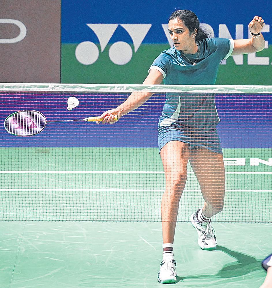 Sindhu crashes out; monkeys gatecrash India Open on Day 2