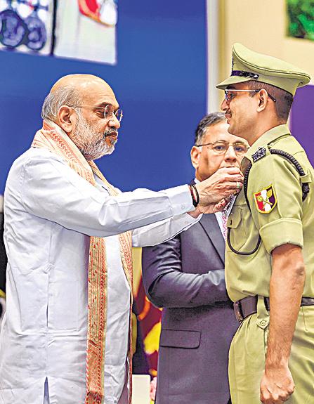 'Smart border' along Pakistan, B'desh to curb infiltration: Shah