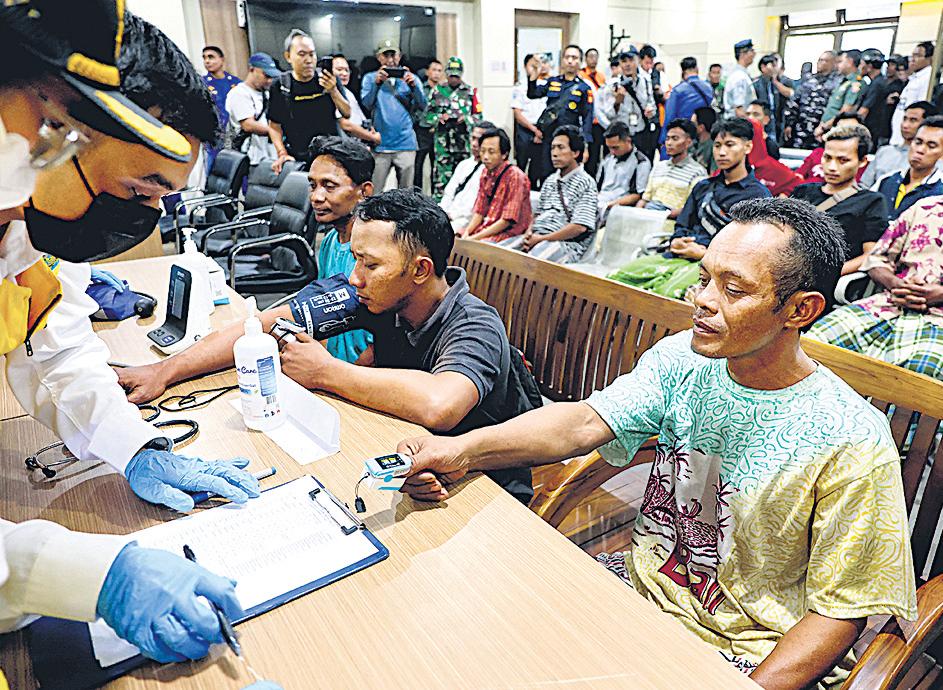 Indonesia ferry sinks near Bali, kills five