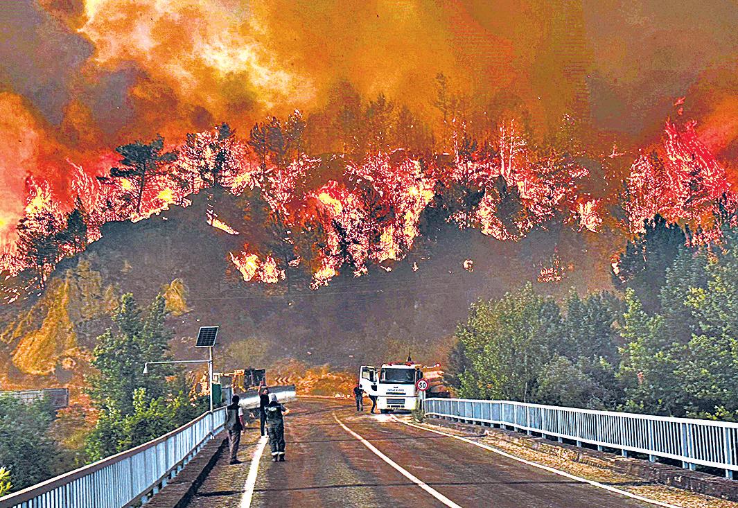 Wildfires threaten Turkey’s fourth-largest city as hundreds evacuate