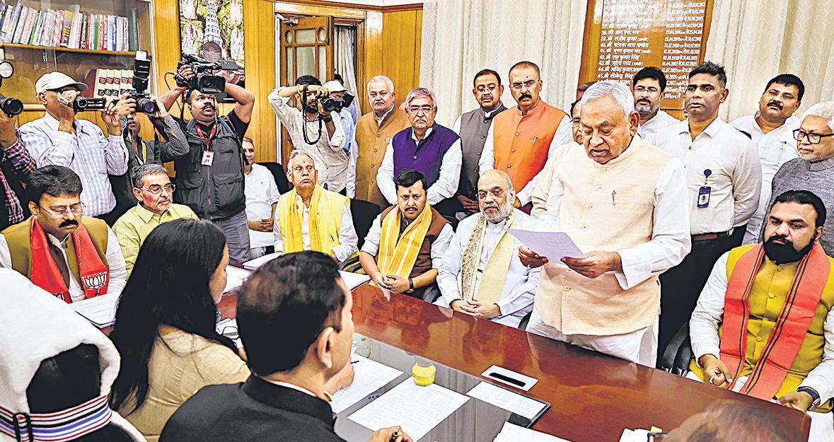 Nitish files nomination for RS