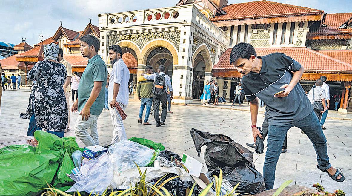 WR to enforce ₹500 fine for spitting, littering at rly stns