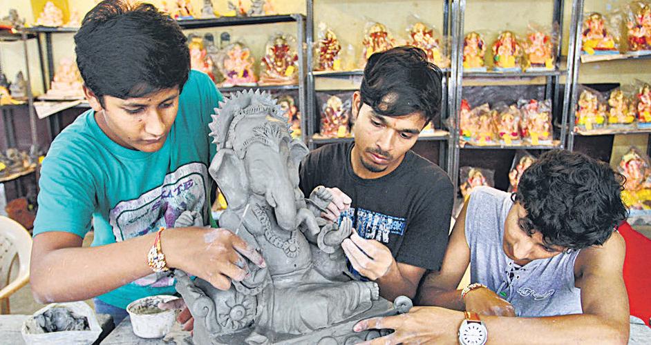 858 tonne shadu clay given for Ganpati idols