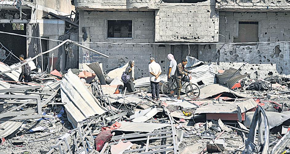 Gaza ceasefire talks held up by Israel withdrawal plans: Sources