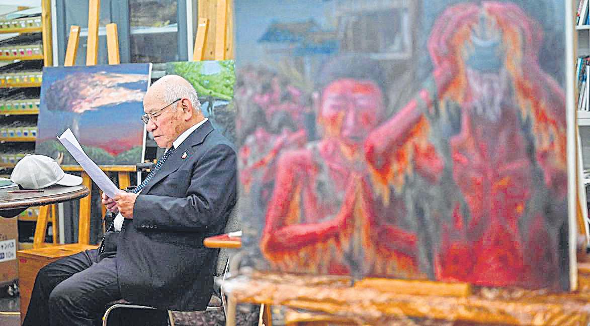 Hiroshima teens relay atom bomb horror with art