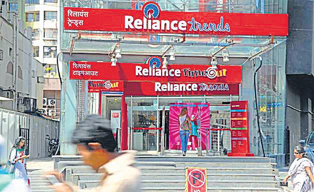 Retail, Jio lift Reliance to record profit as oil cools