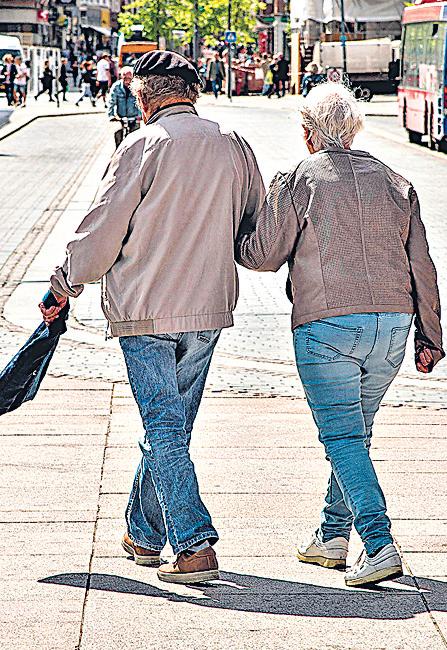 { HEALTH } IT ALMOST HALVES THE RISK OF DEATH AND CARDIOVASCULAR DISEASE 7,000 is the new 10,000 steps, finds study