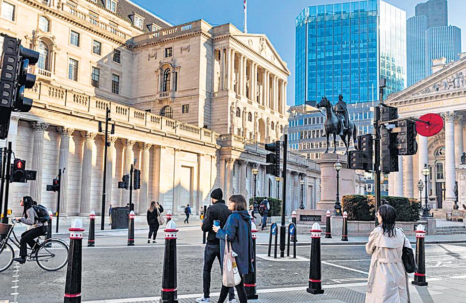 UK to toughen rules for those seeking permanent residency