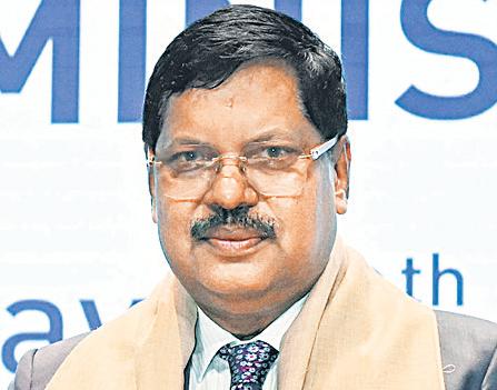 Lawyer tries to hurl shoe at CJI inside SC