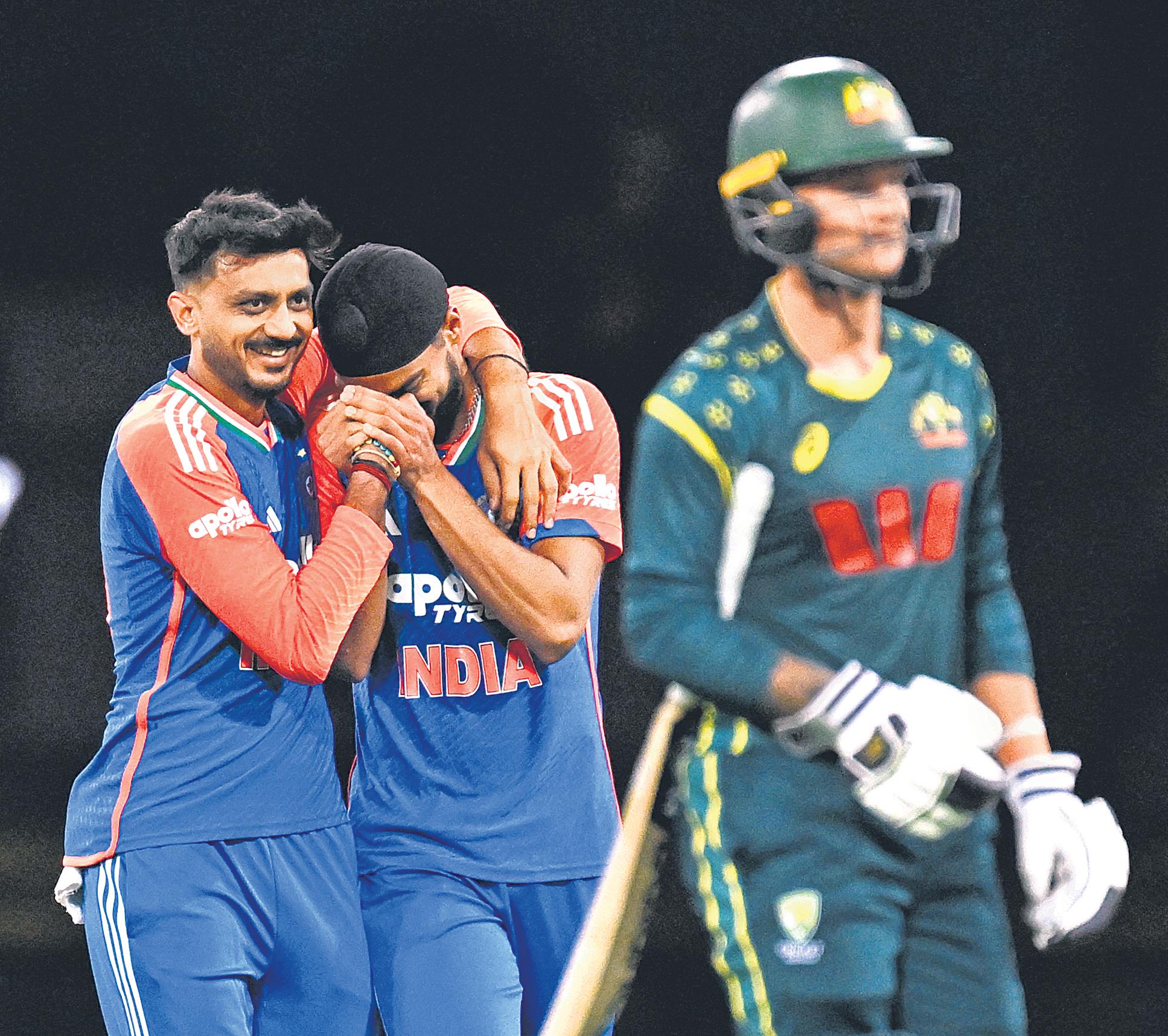 Axar, Washington trigger Oz collapse, India lead 2-1