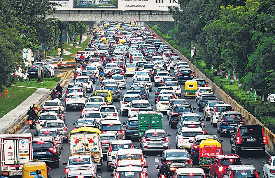 Ban on luxury cars could help spur EV mission: SC