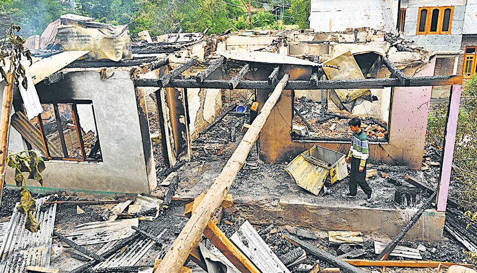 Threatened India, Pak with 350% tariffs if they didn’t end conflict, claims Trump