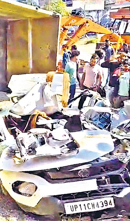 7 killed as overloaded dumper overturns on car in Saharanpur