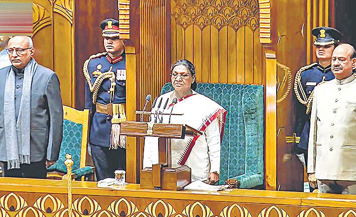 Prez hails pace of growth as Budget Session starts
