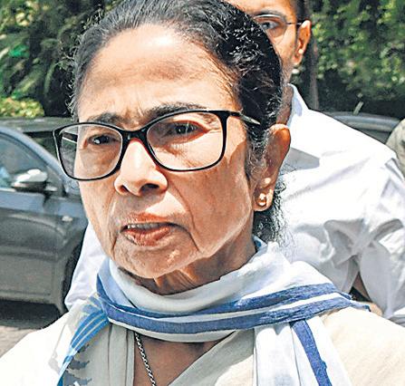 Case against Mamata for 'promoting enmity'