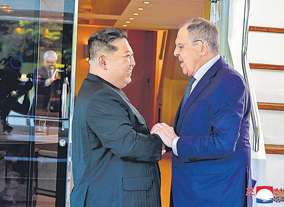 Kim offers full support to Russia in talks with Lavrov