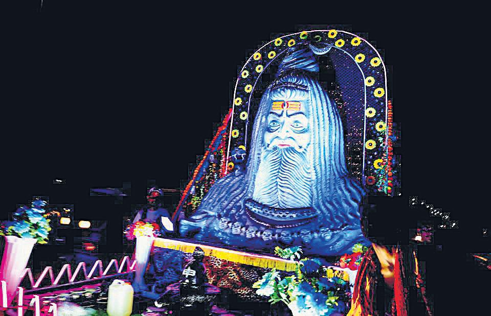 Theme-based artistic Kanwars dazzle yatra route in Haridwar
