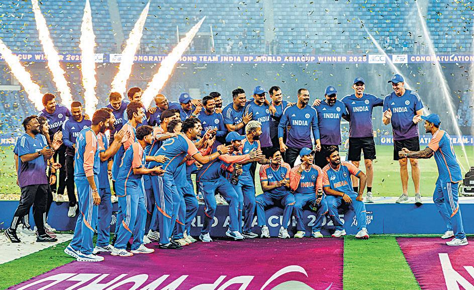 Naqvi insists India will have to collect trophy from him