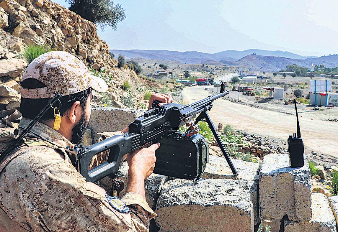 Pak threatens Afghanistan with ‘open war’ if talks fail