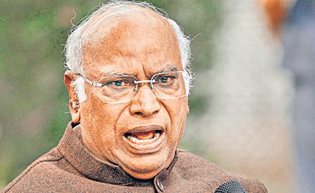Kharge cites Sardar Patel’s action, seeks a ban on RSS