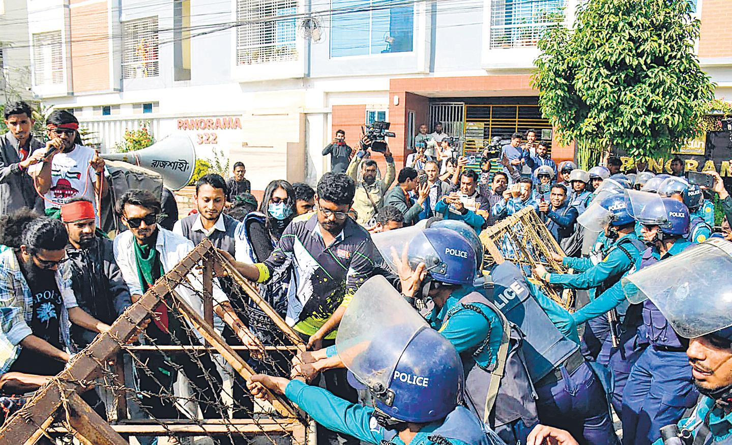 India shuts visa centres in Bangladesh amid protests