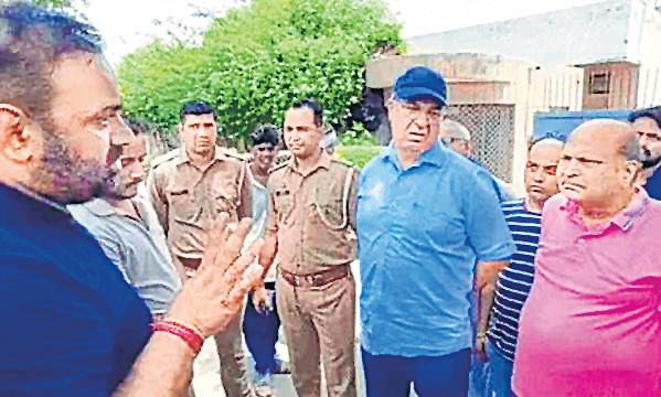 Factory gas leak triggers chaos among Kanwariyas, locals